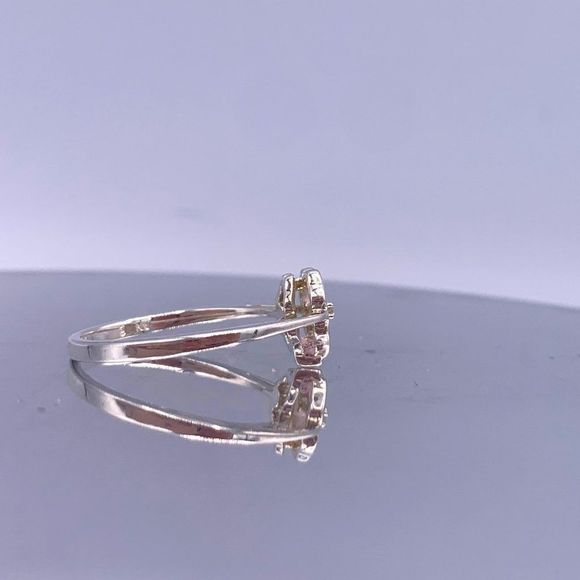 Vintage Sterling Silver Clover Ring with Accents - Picture 8 of 10